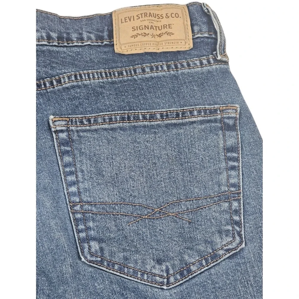 Levi's Strauss Signature Regular Fit Classic Straight Leg Men 32 x 32 Blue Jeans